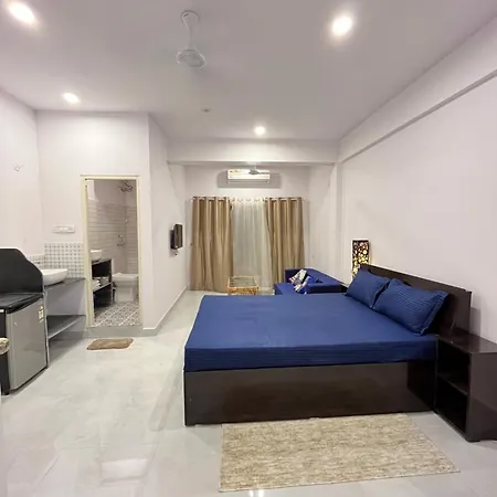 V R Holiday Home